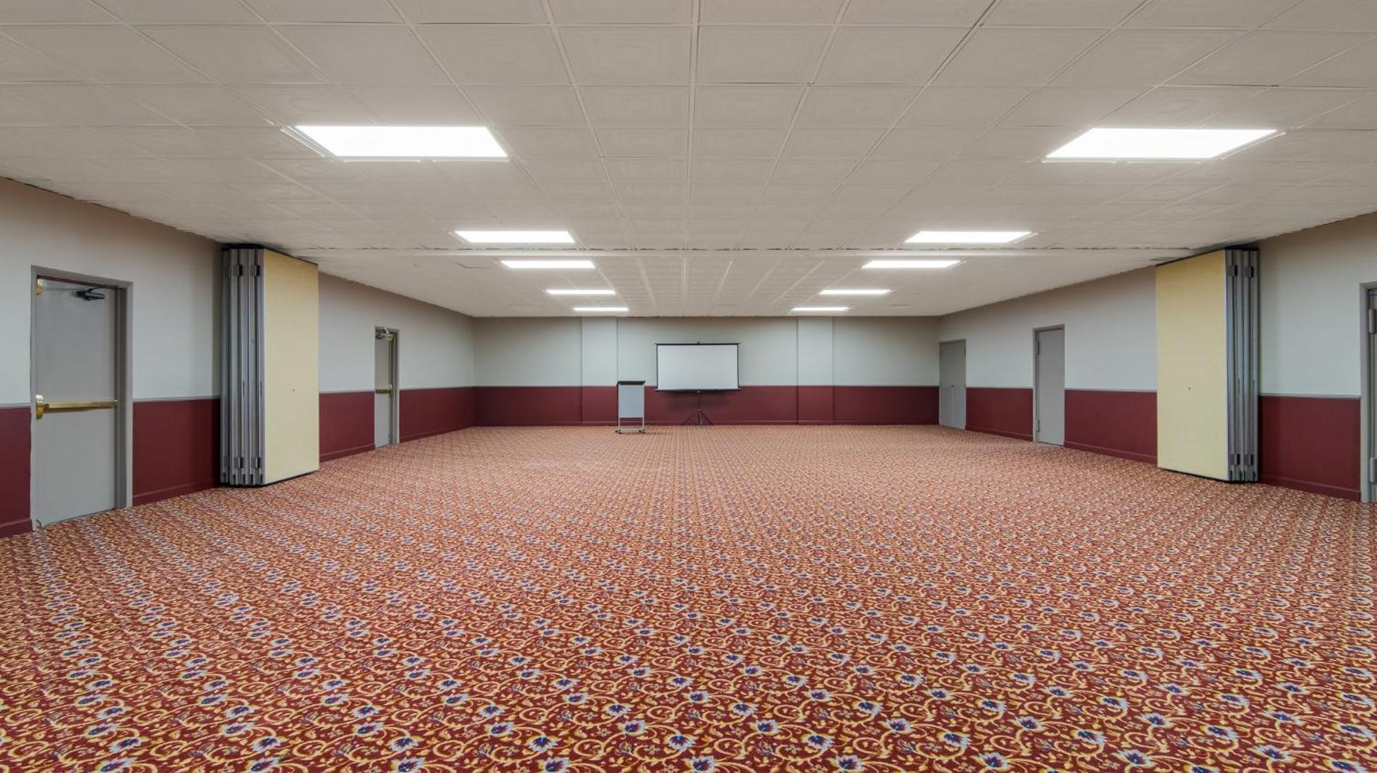 Hometowne Studios By Red Roof And Conference Center Chicago - N Aurora Naperville North Aurora Buitenkant foto