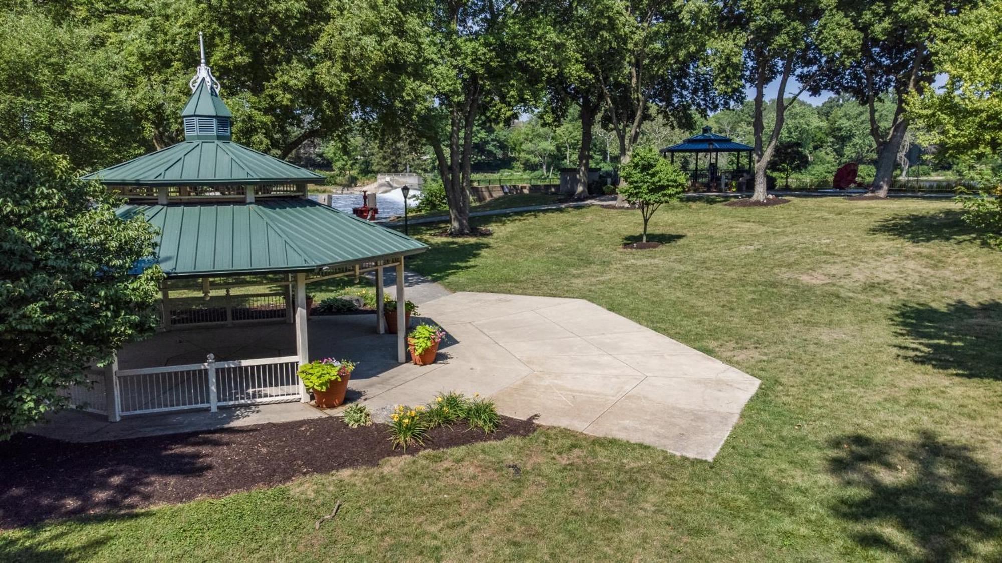 Hometowne Studios By Red Roof And Conference Center Chicago - N Aurora Naperville North Aurora Buitenkant foto